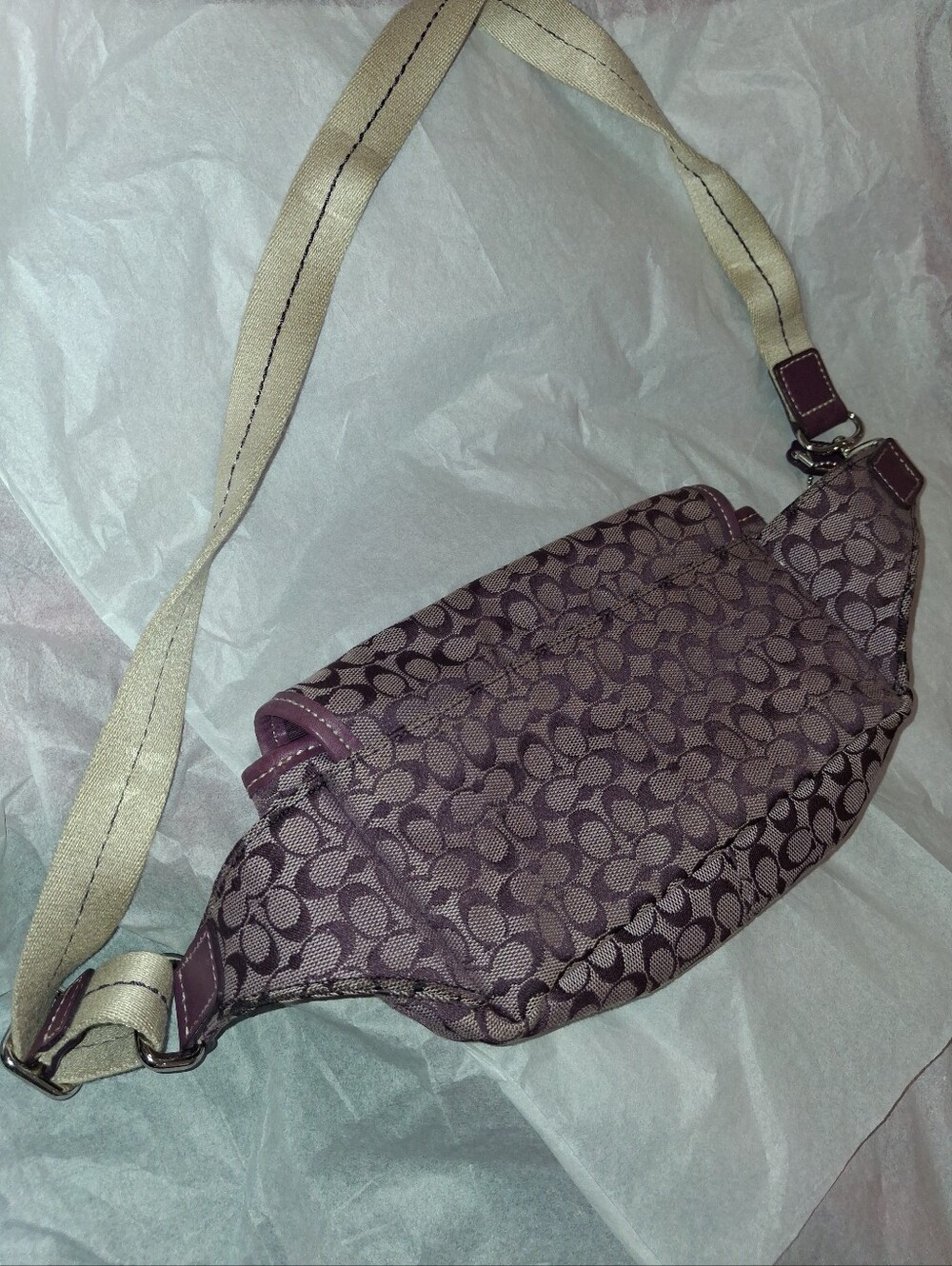 Coach Women's Purple Signature Pattern Crossbody Bag - Picture 2 of 8